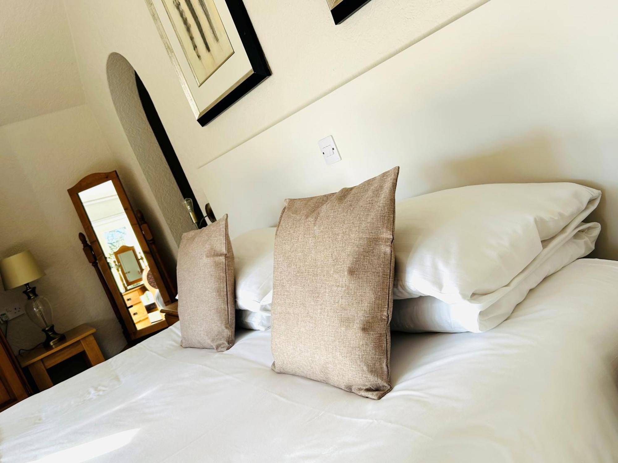 The Bentley Brook Inn Ashbourne  Bagian luar foto